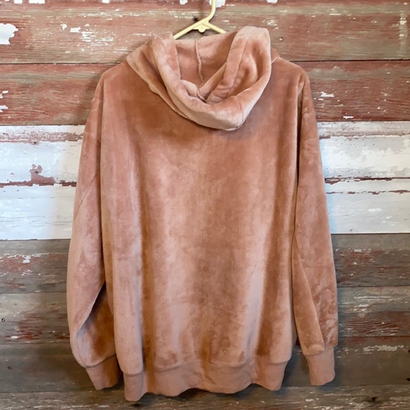 Express oversized plush hoodie! Size Medium! - Picture 6 of 8